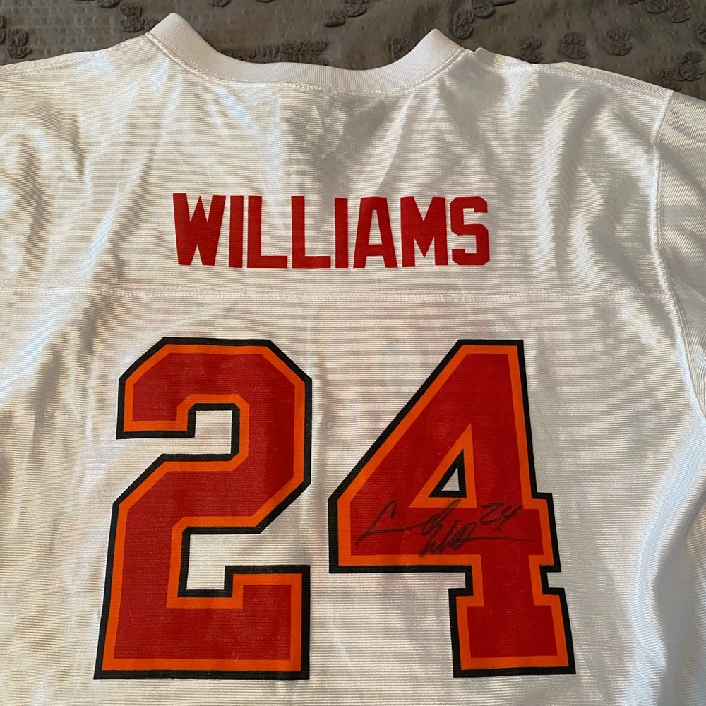 Tampa bay bucs buccaneers signed jersey white